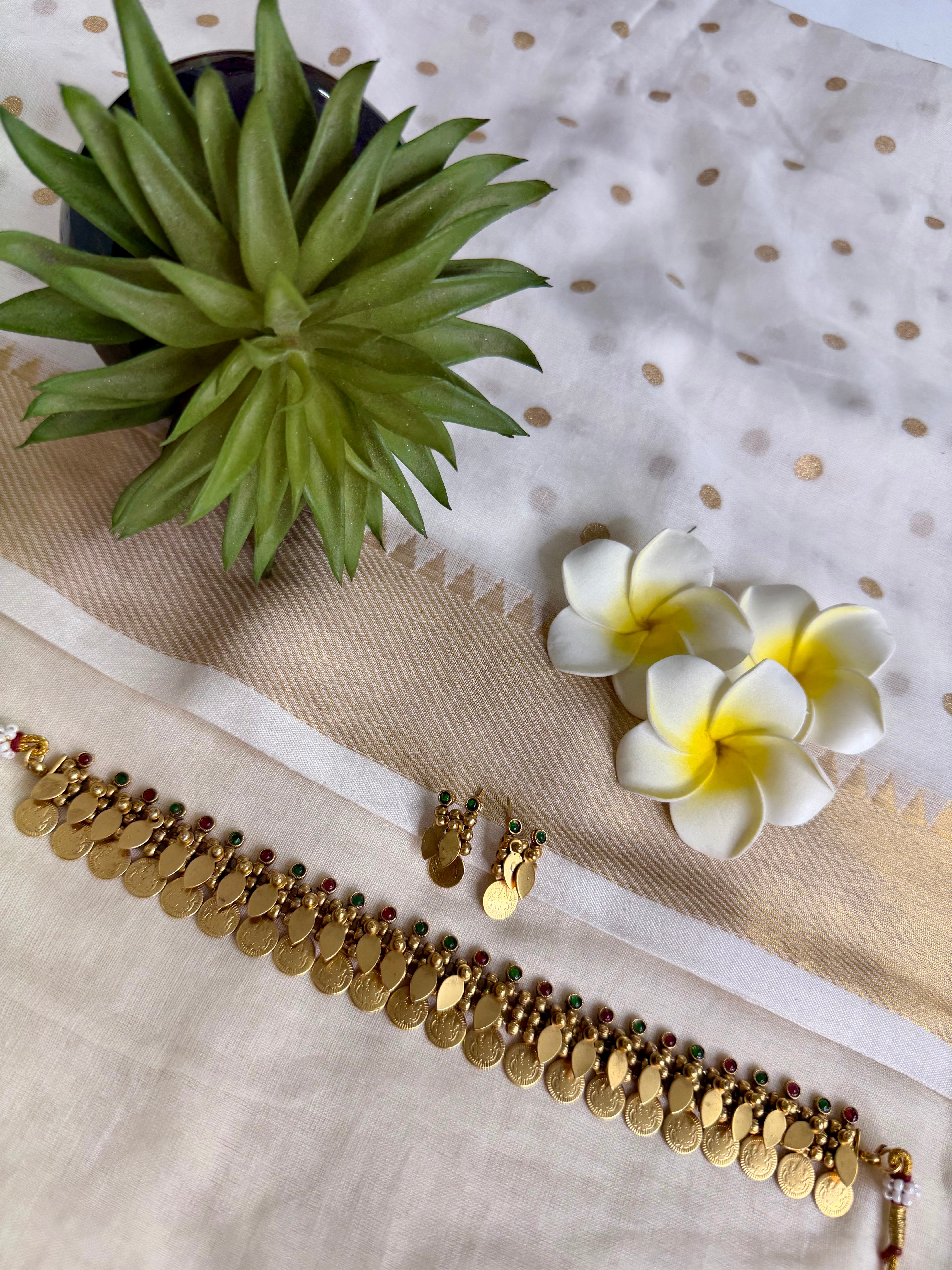 Coin Ilakkathali Choker