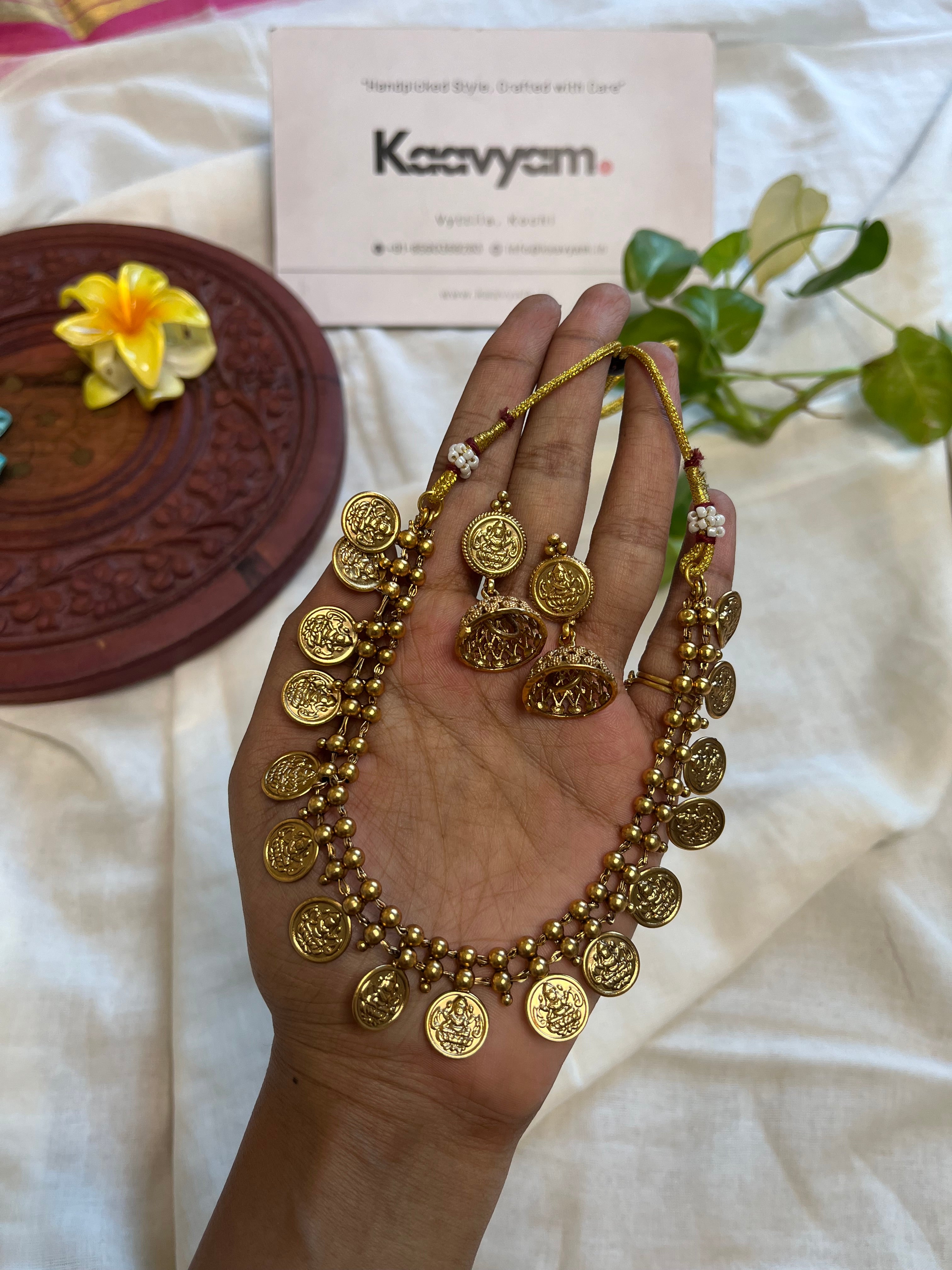 Kaasu Necklace & Jumukka