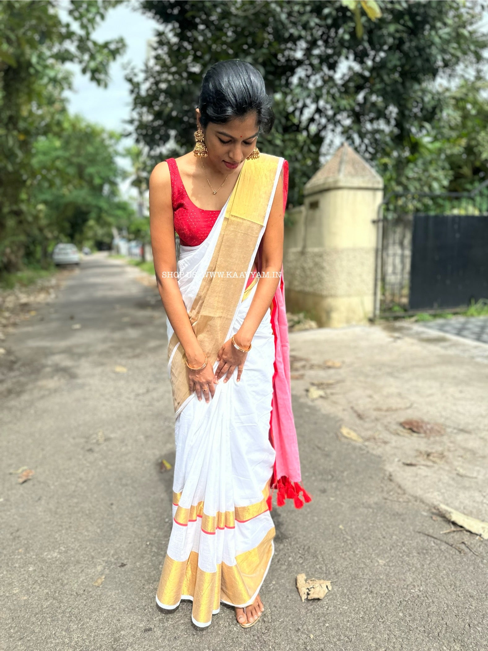Red Kerala Kasav Mul Cotton Saree