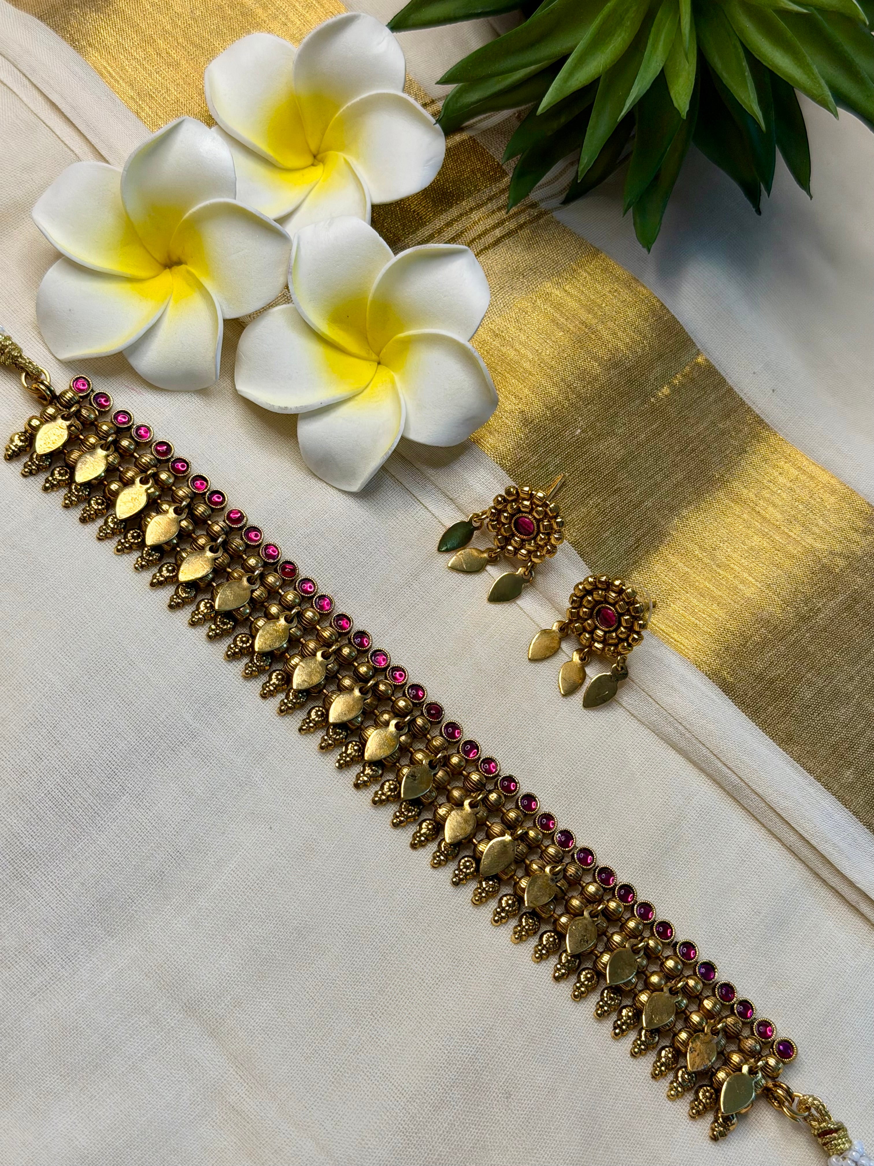 Ilakkathali Choker