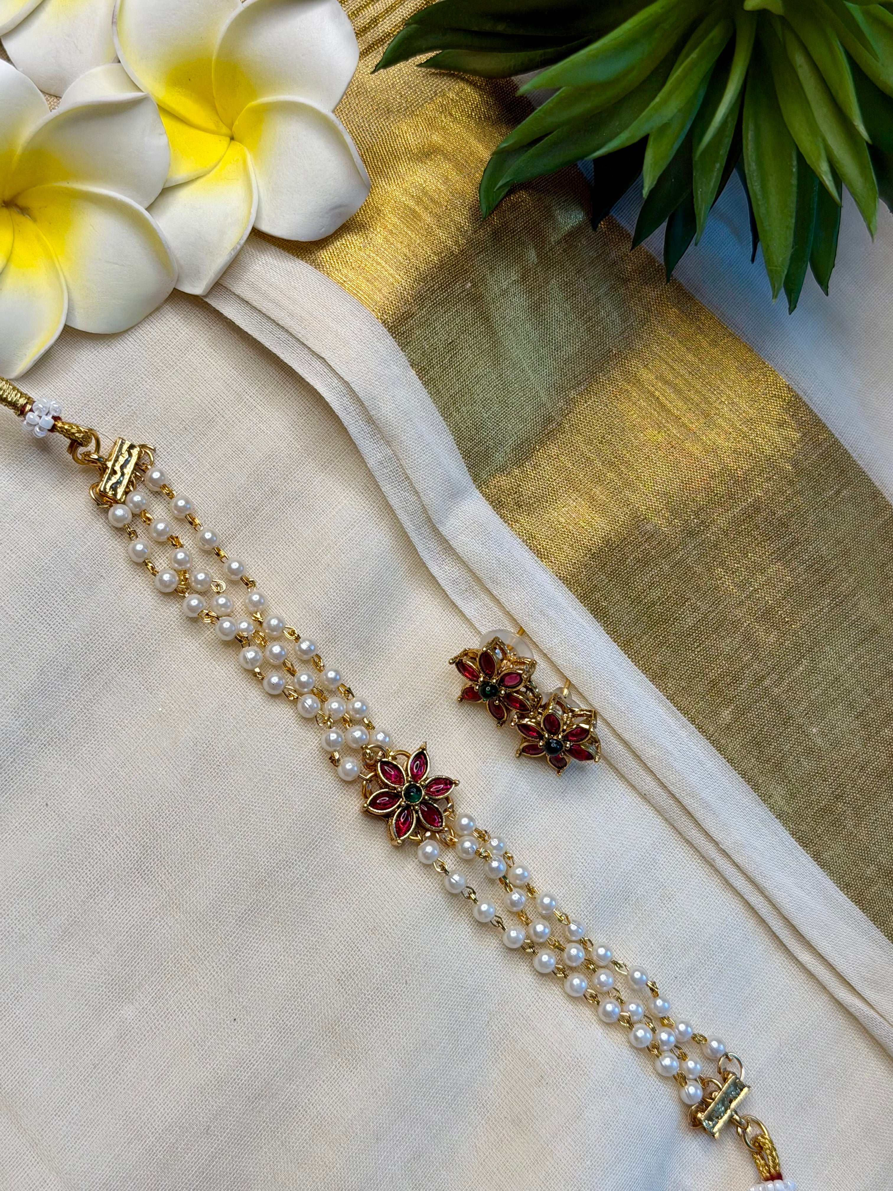 Flower Pearl Layer Choker