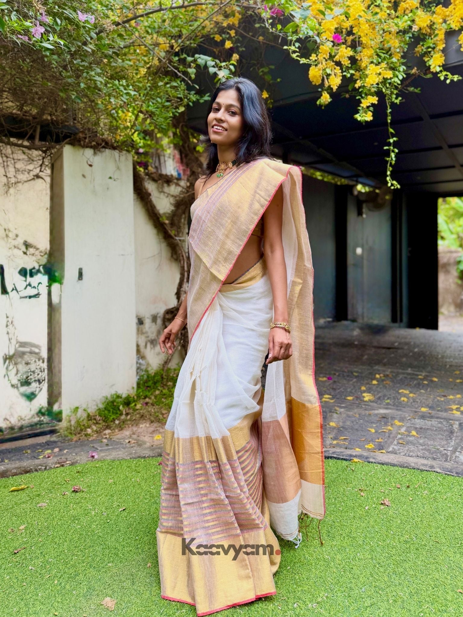 Kasav Broad Border Linen Saree
