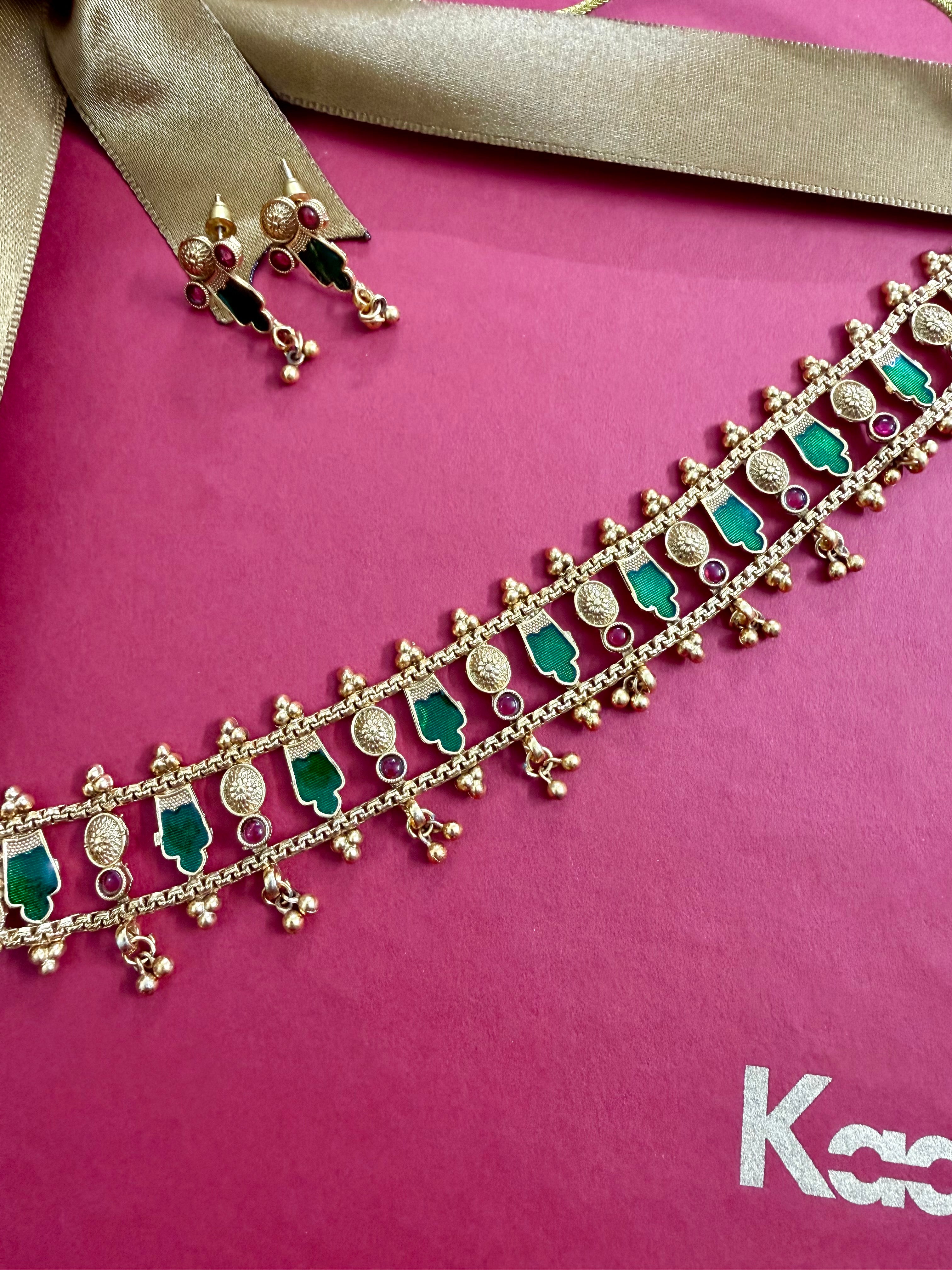Clover Palakka Layer Choker