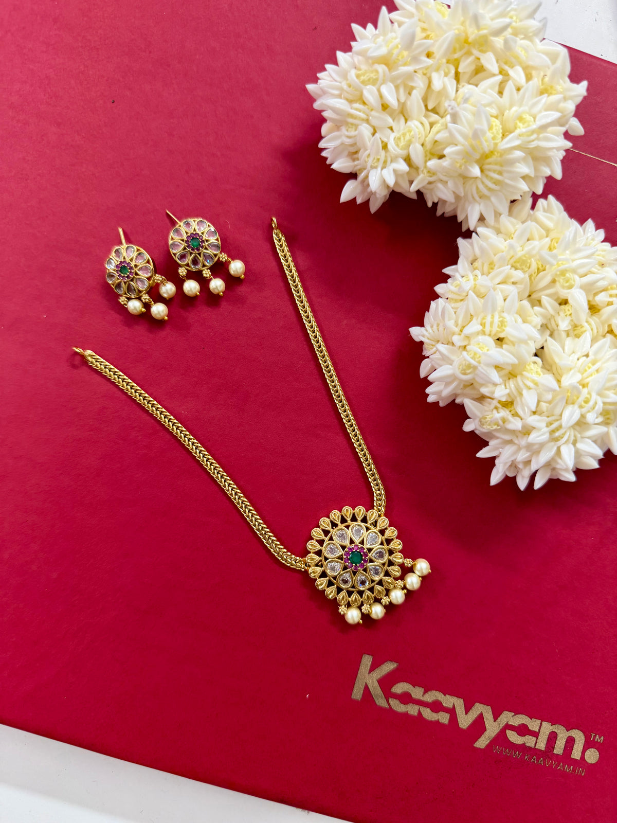 Floral Round Pendant Necklace