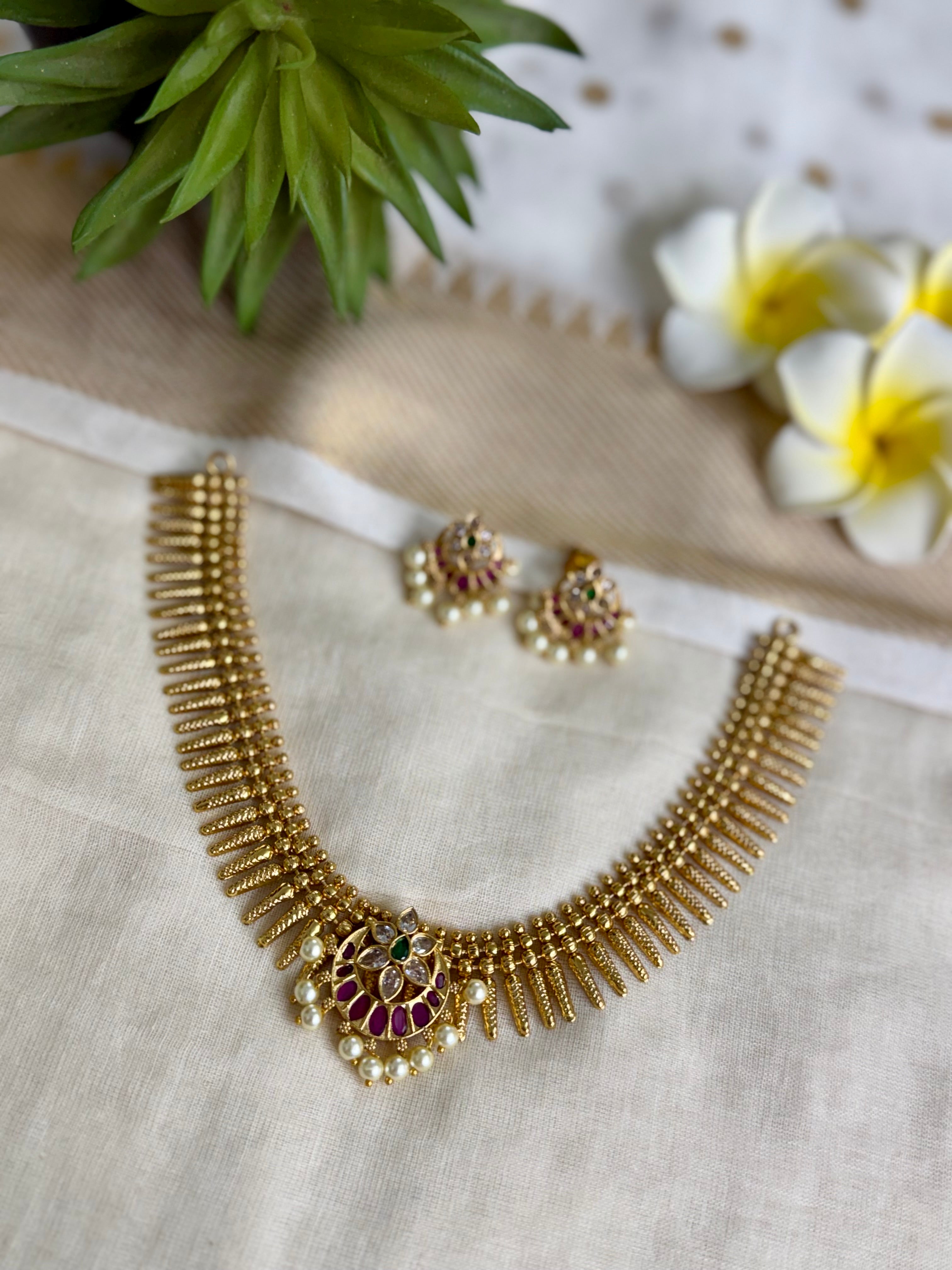 Mullamott Chandra Necklace