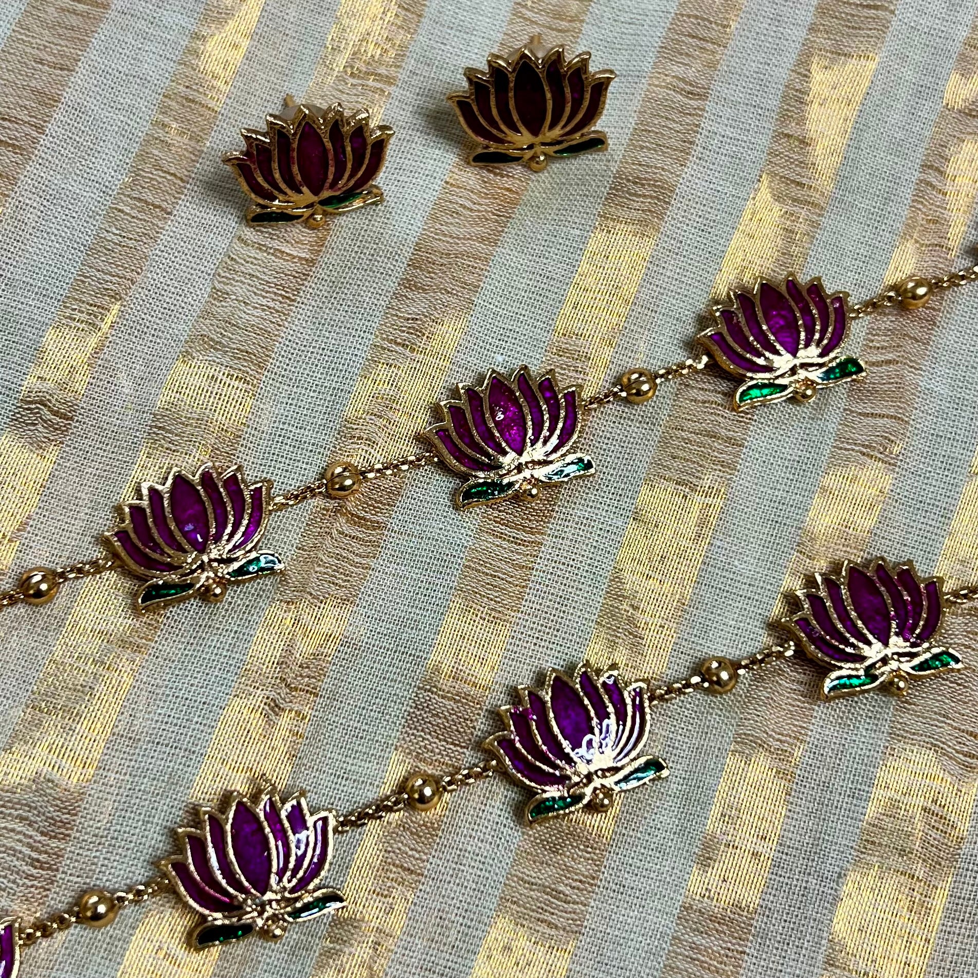 Lotus Choker