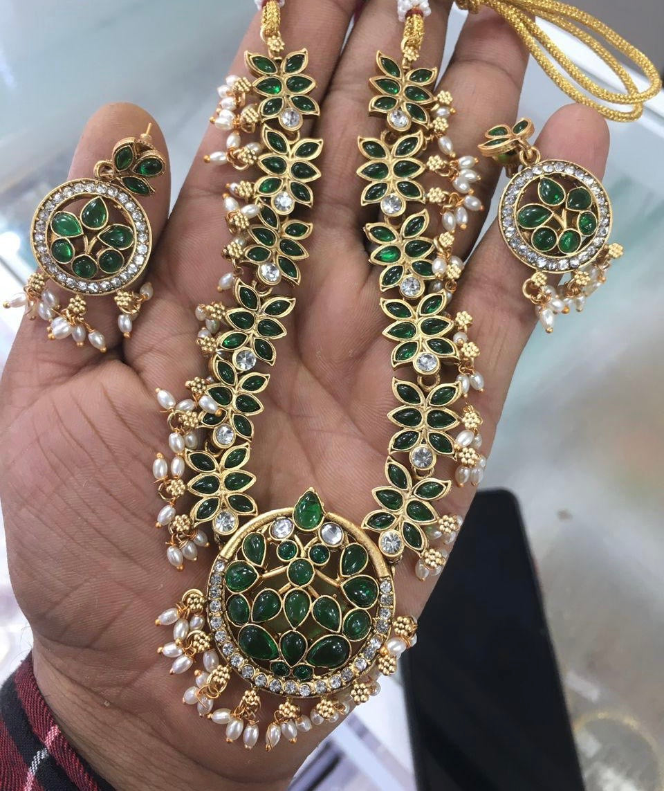 Traditional Kemp Necklace & Earrings