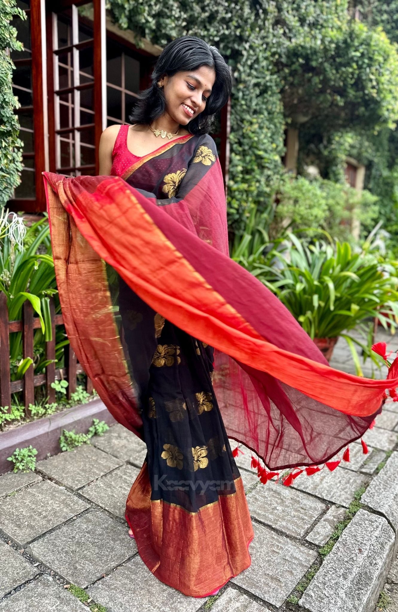 Floral Motif Mul Cotton Saree