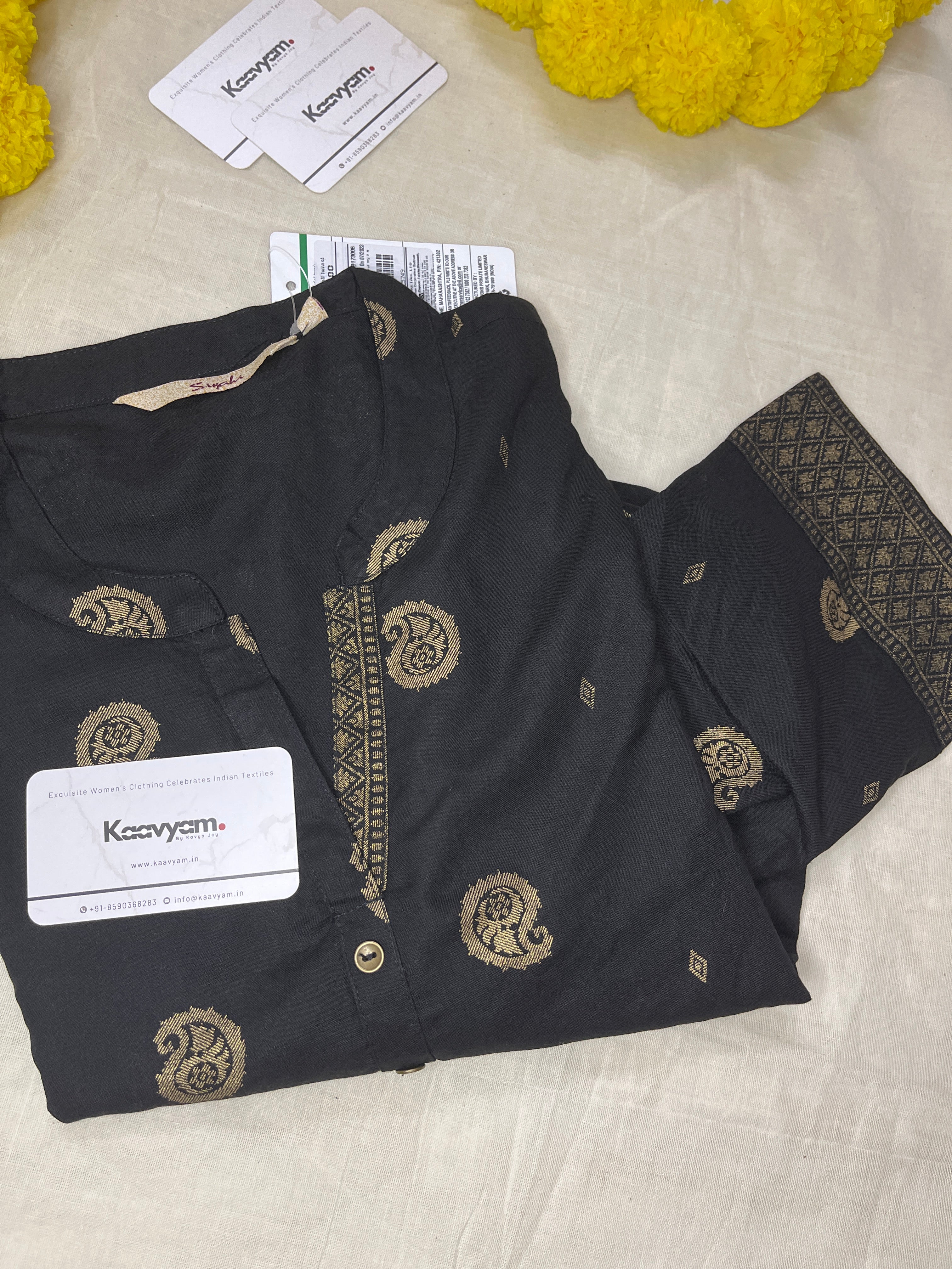 BLACK COLLAR KURTI