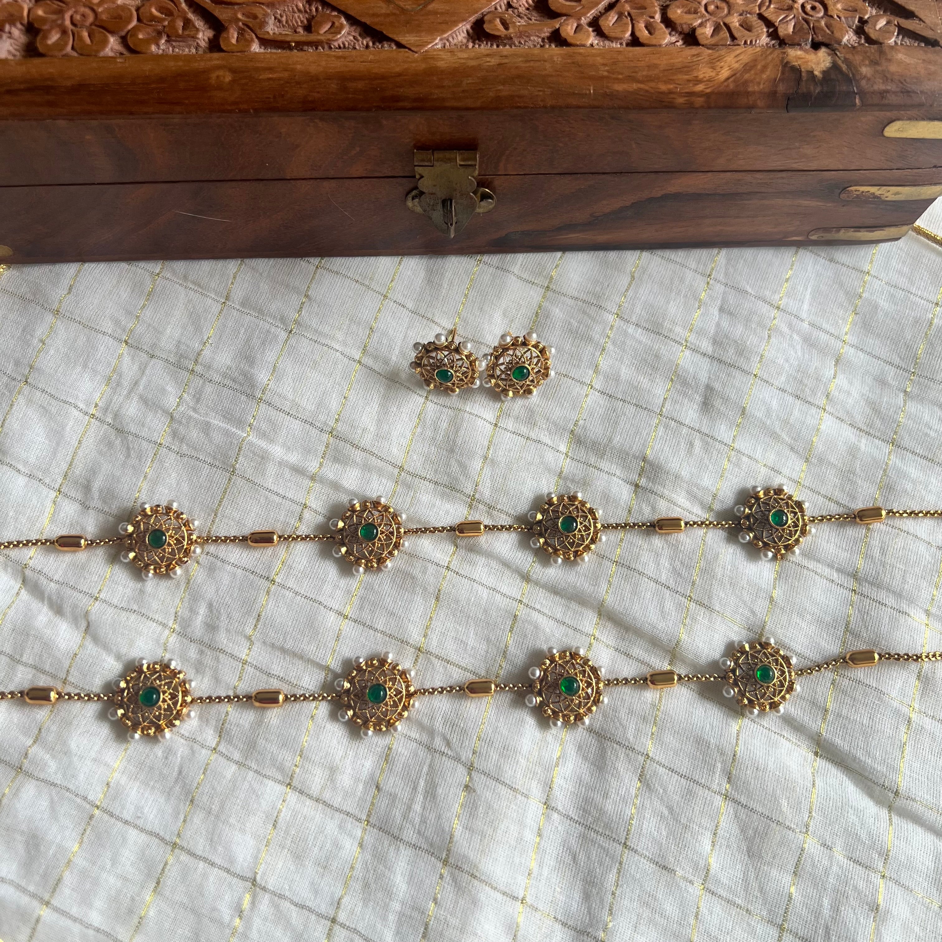 Pearl Flower Chocker