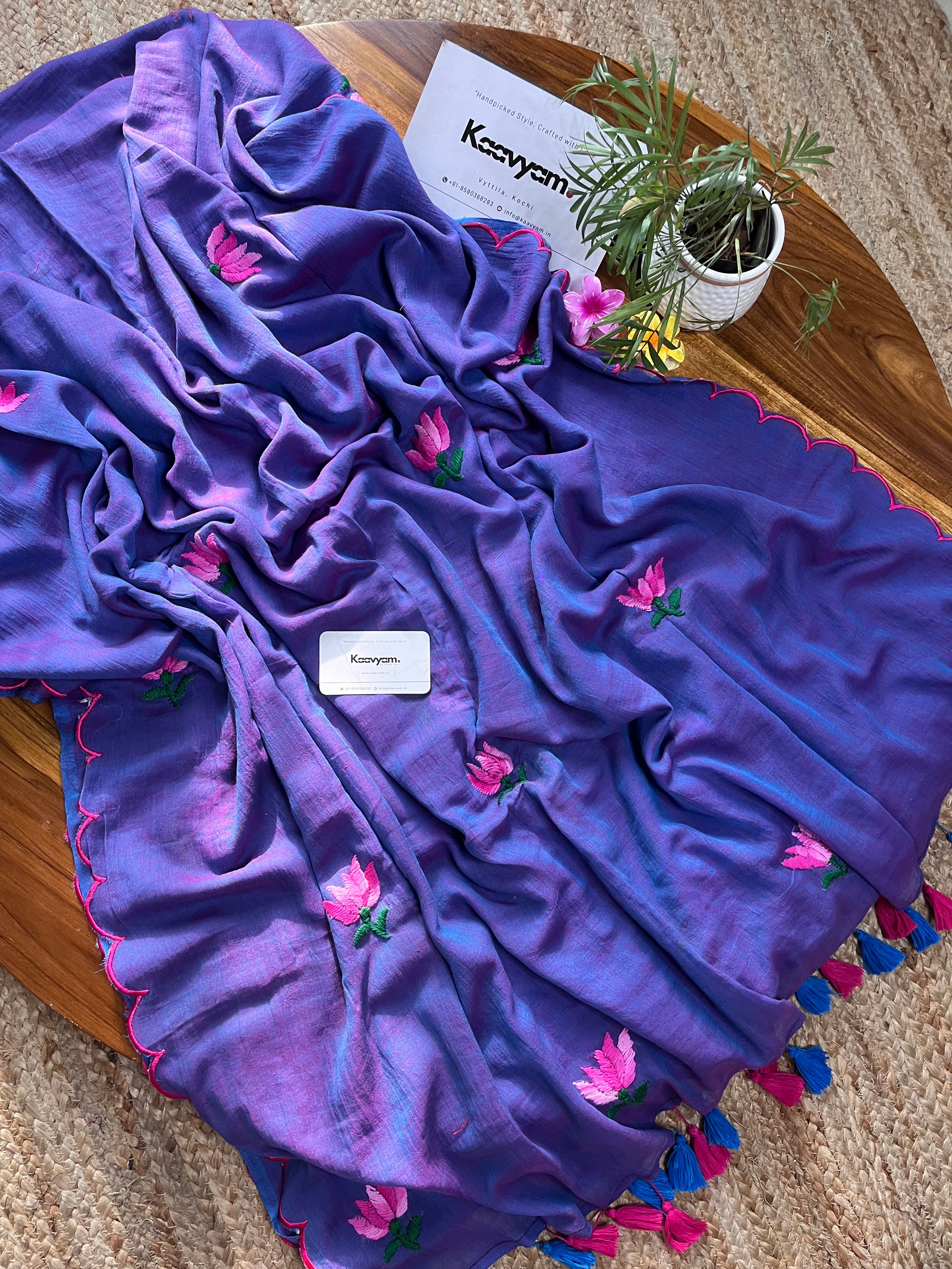 Scallop Lotus Embroidery Mul Cotton Saree