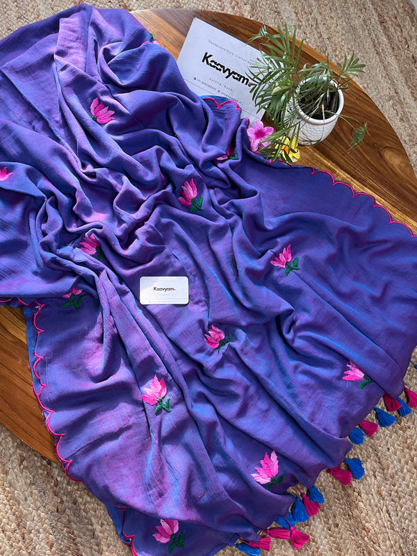 Scallop Lotus Embroidery Mul Cotton Saree