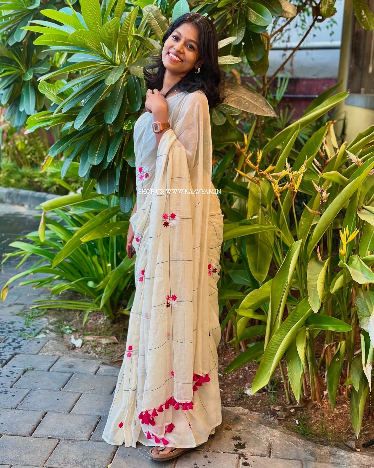 Floral Embroidery Checks Mul Cotton Saree