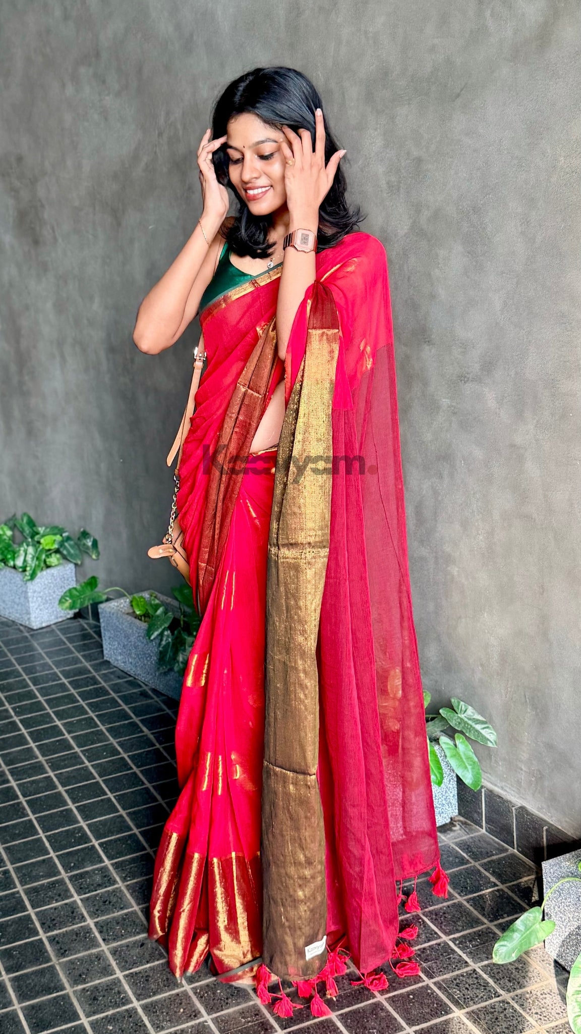 Floral Motif Mul Cotton Saree