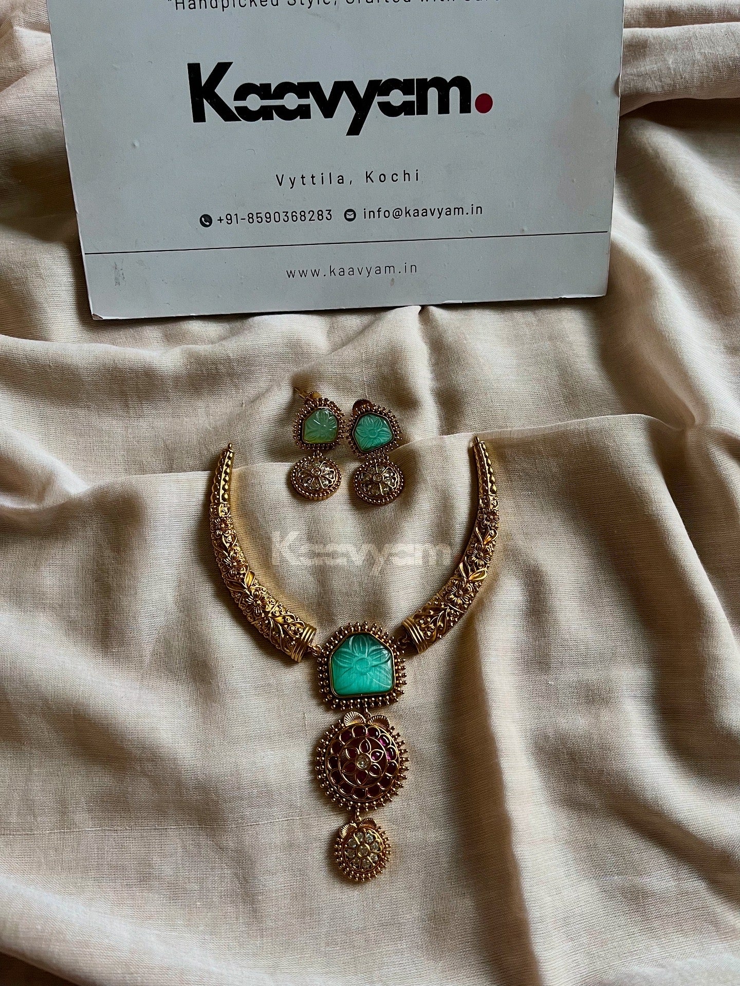 Antique Stone Hasli & Earrings