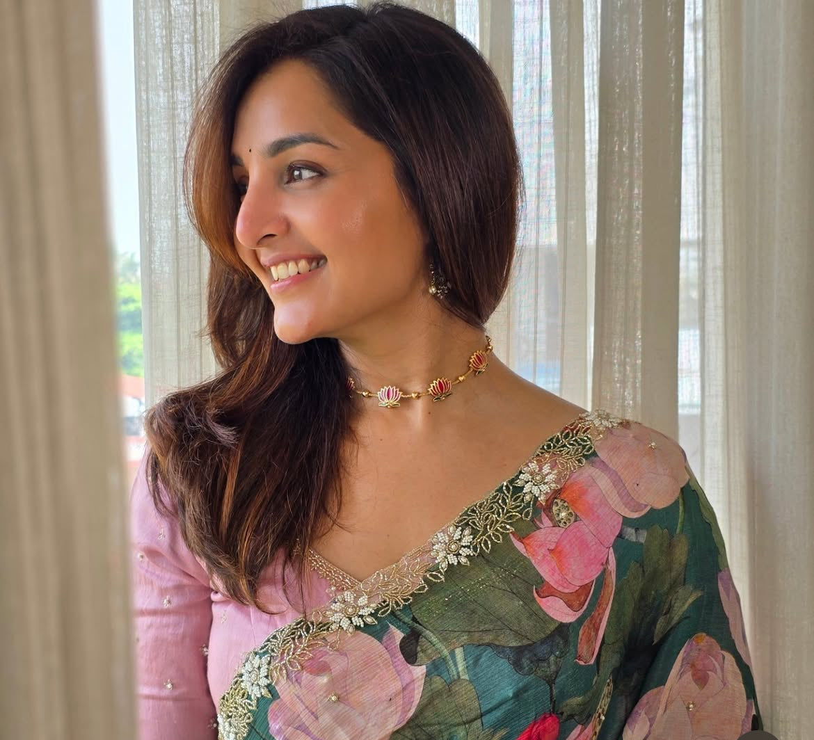 Manju Warrier  Lotus Neckpiece