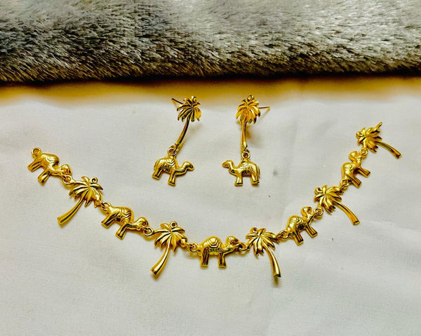 CAMEL NECKLACE & EARRINGS