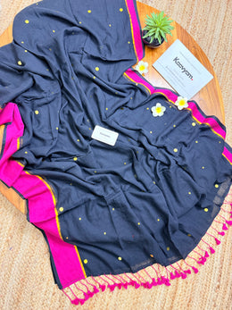 Noer Chumki Saree