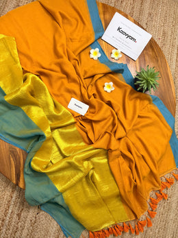 Manja Neeeli Saree
