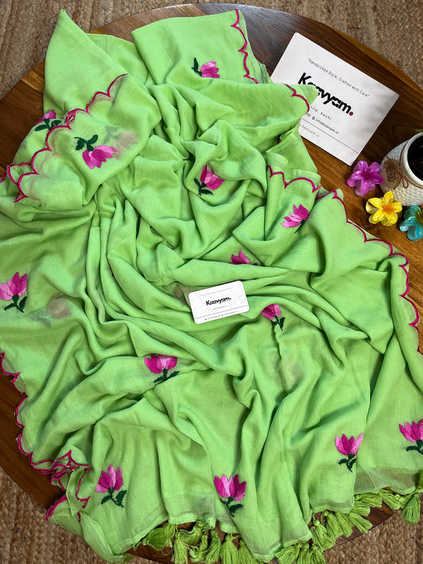 Scallop Lotus Embroidery Mul Cotton Saree