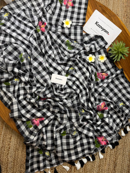 Checks Blossom Mul Cotton Saree