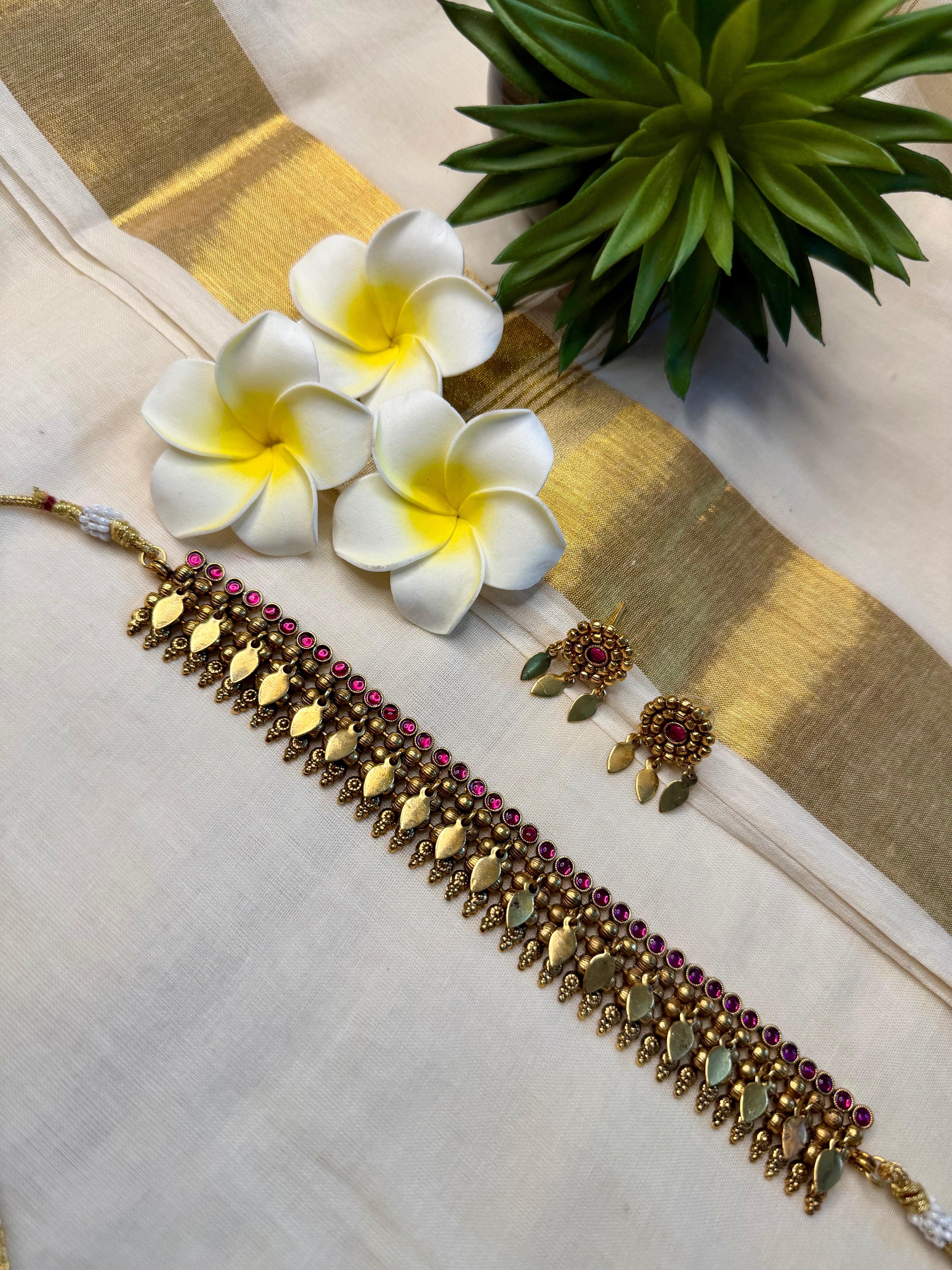 Ilakkathali Choker