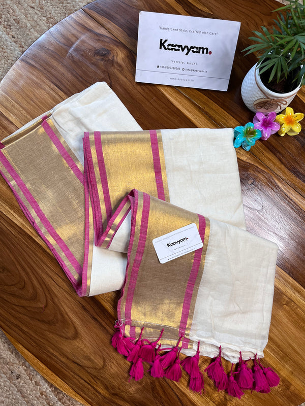 Double Kara Border Kasav Mul Cotton Saree - Manka