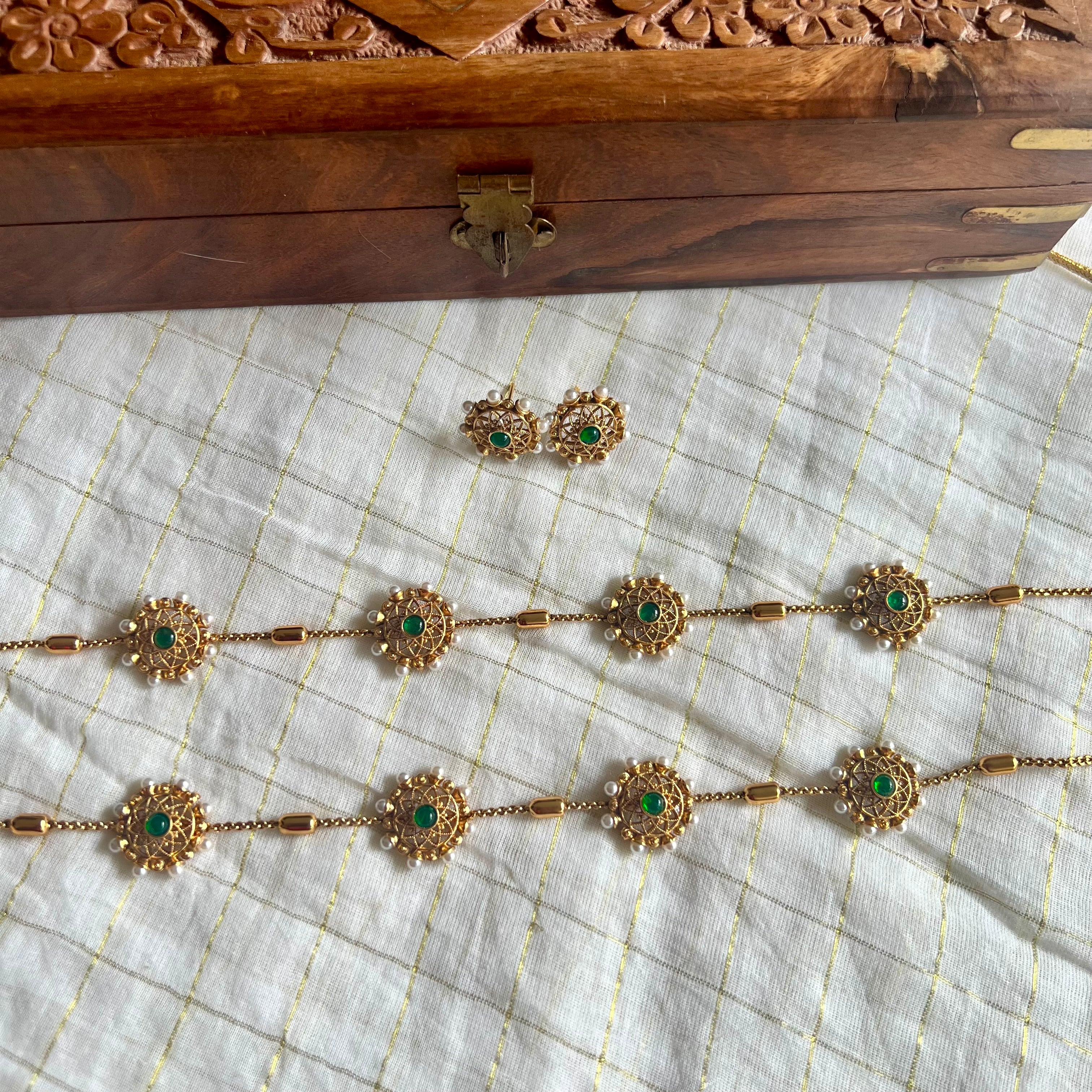 Pearl Flower Chocker