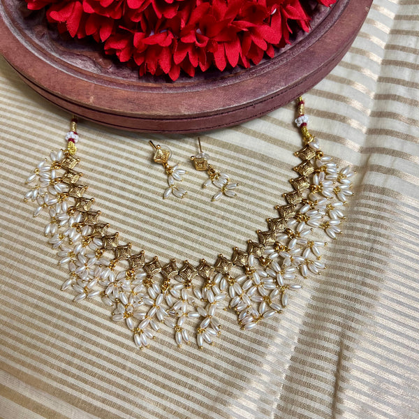 Traditional Rice Pearl Drop Necklace