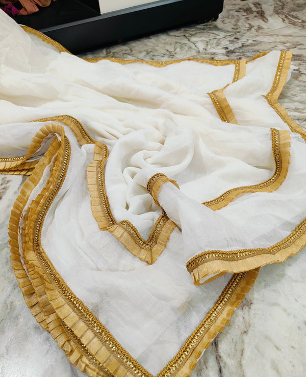 Off-White Frill Border Mul Cotton Saree