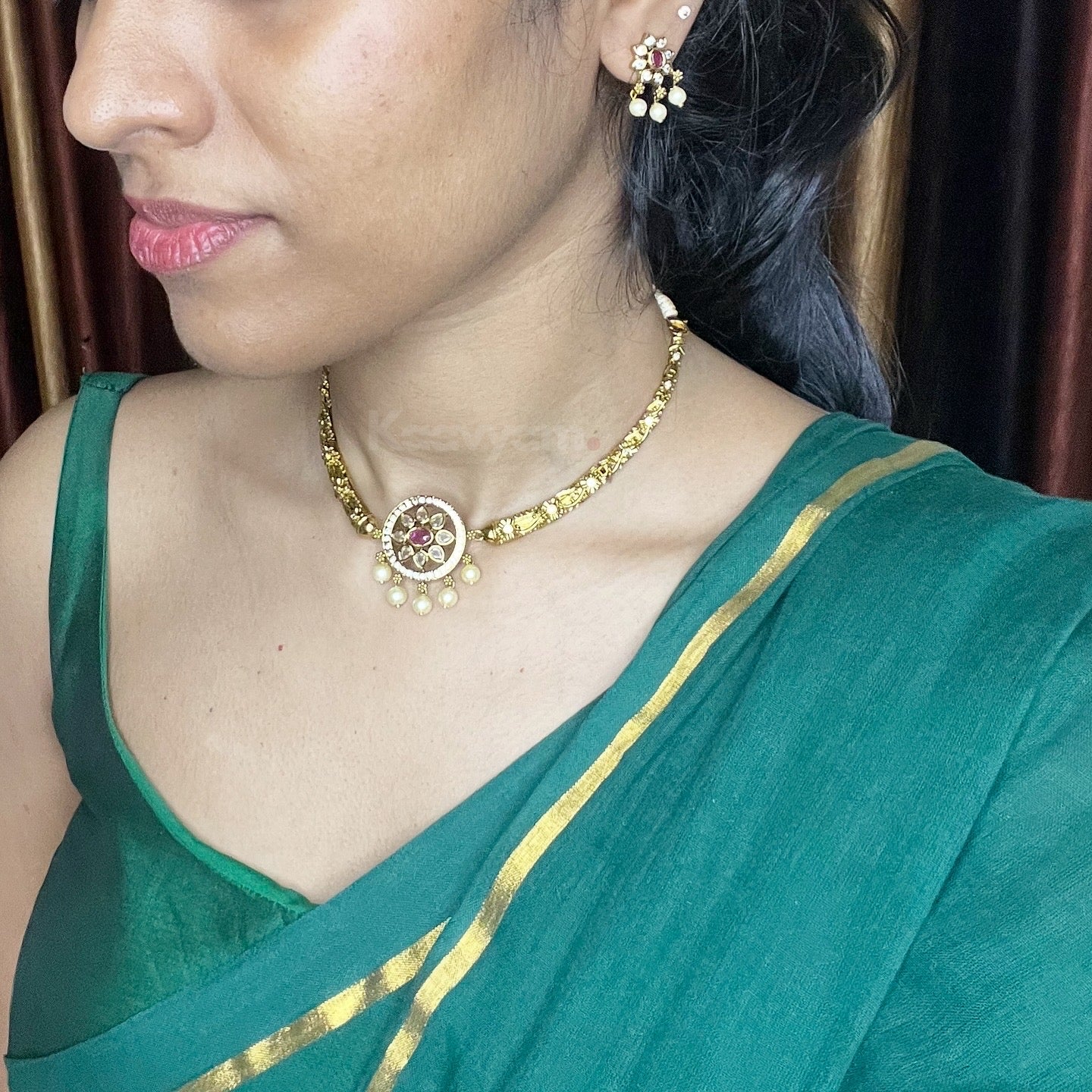 Round Hasli & Earrings