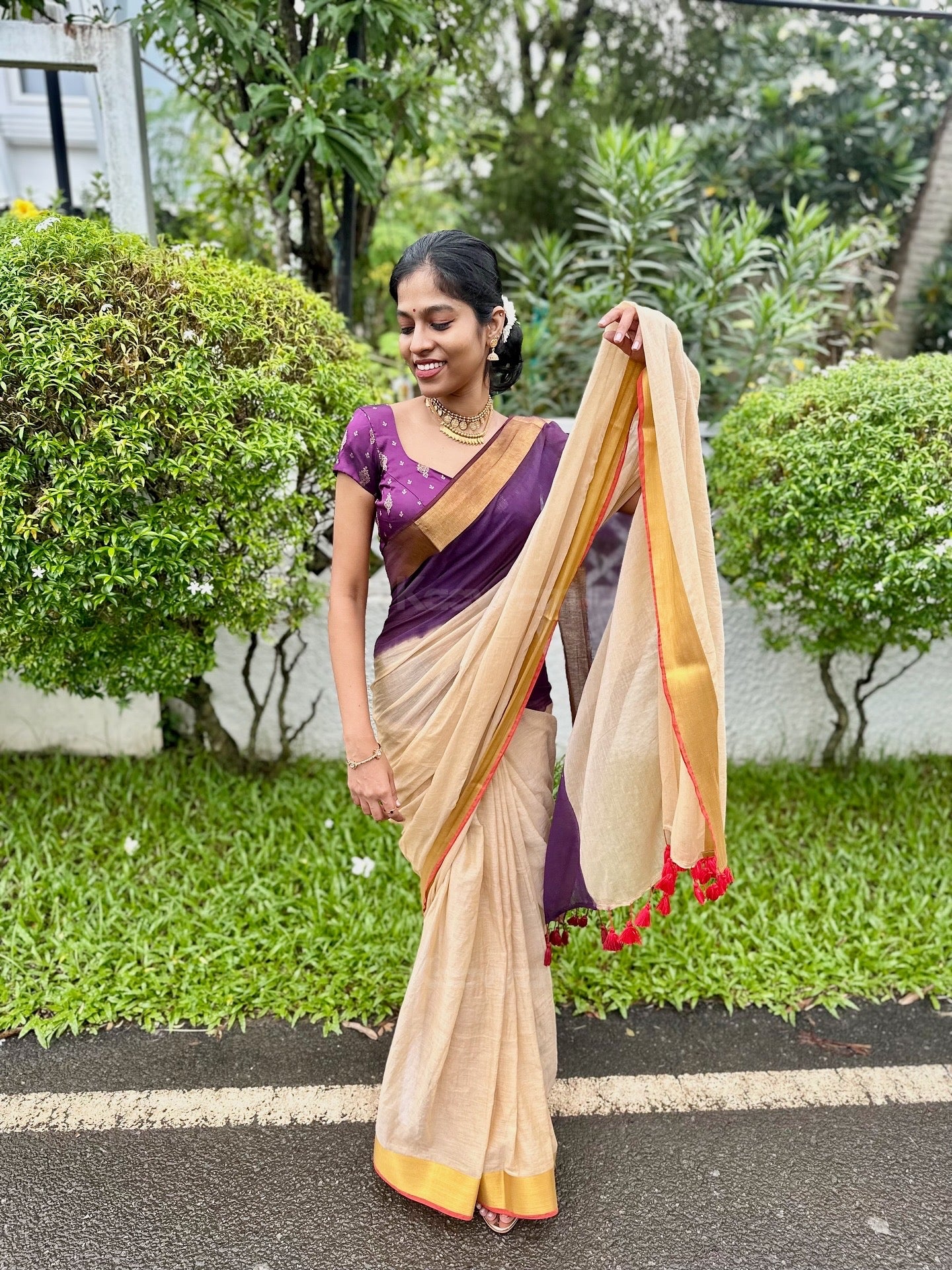Ombre Kerala Kasav Mul Cotton Saree