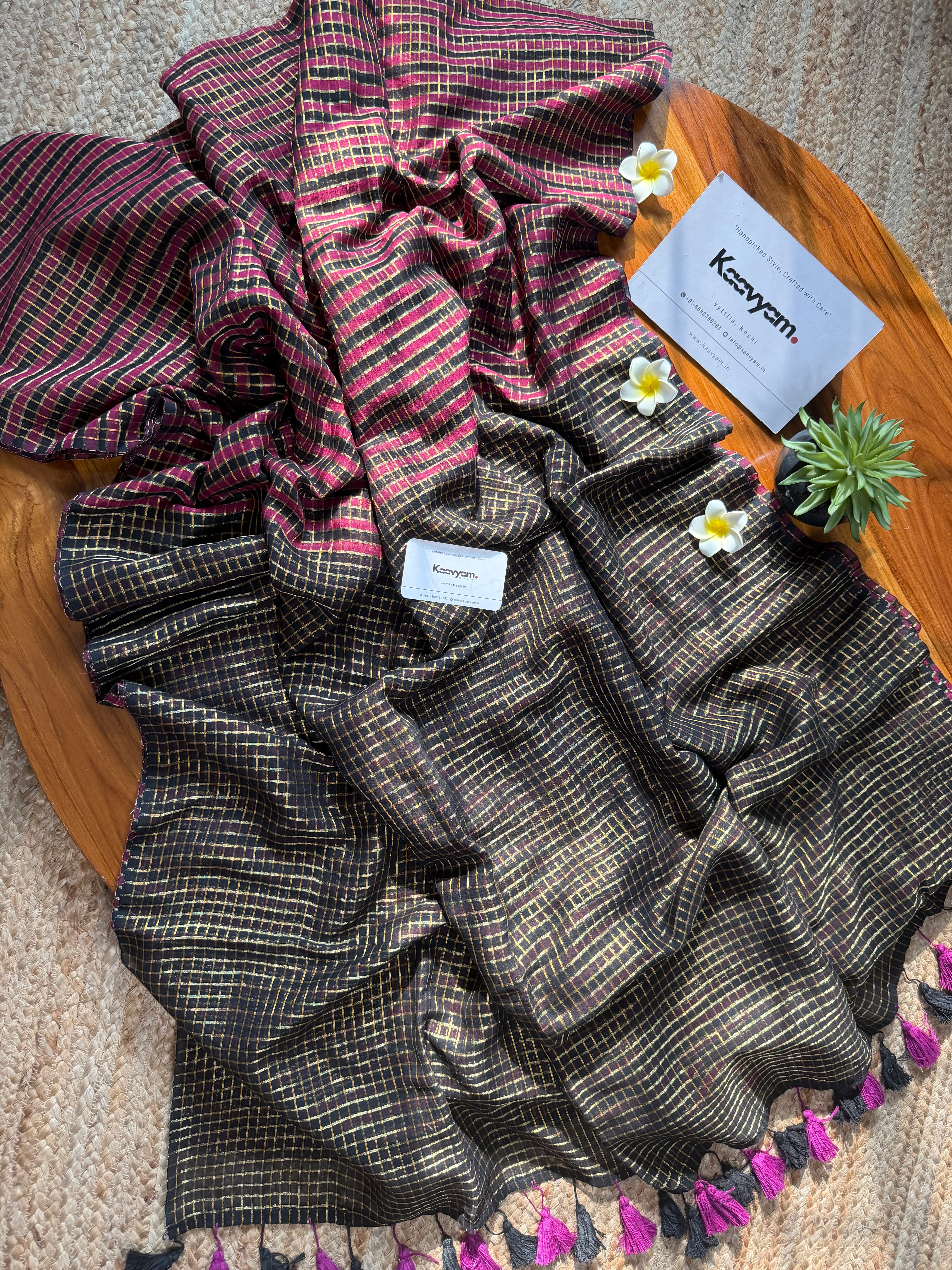 Checks Contrast Mul Cotton Saree