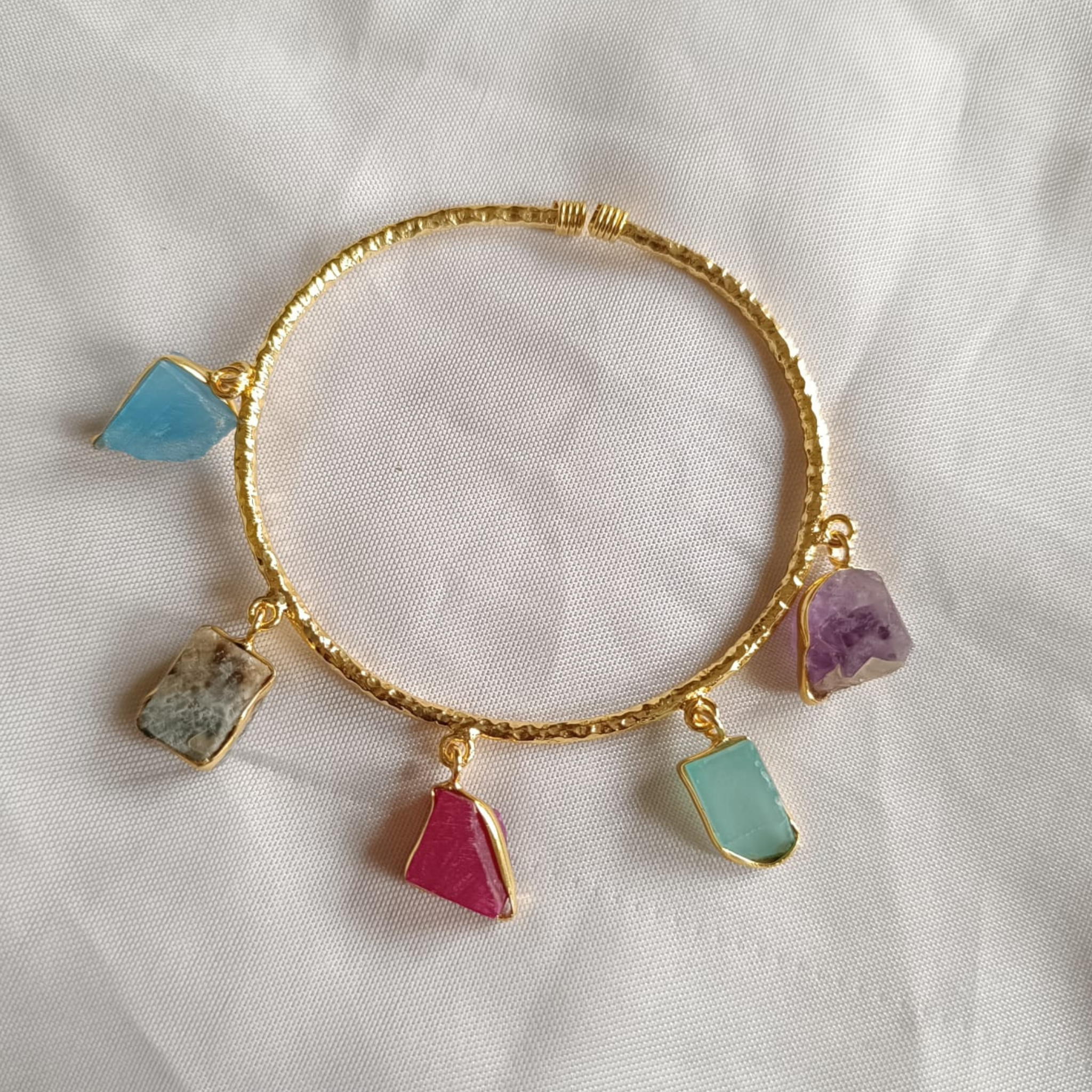 STONE HANDCUFF