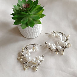 PEARL HOOPS