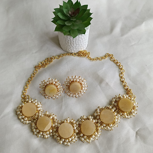 PEARL STONE CHOKER & EARRINGS SET