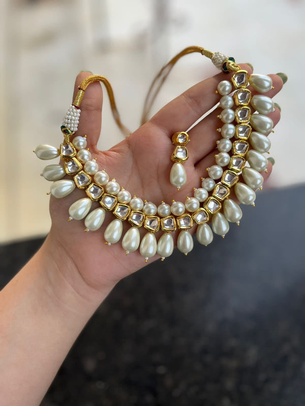 HEAVY PEARL NECKLACE & EARRINGS