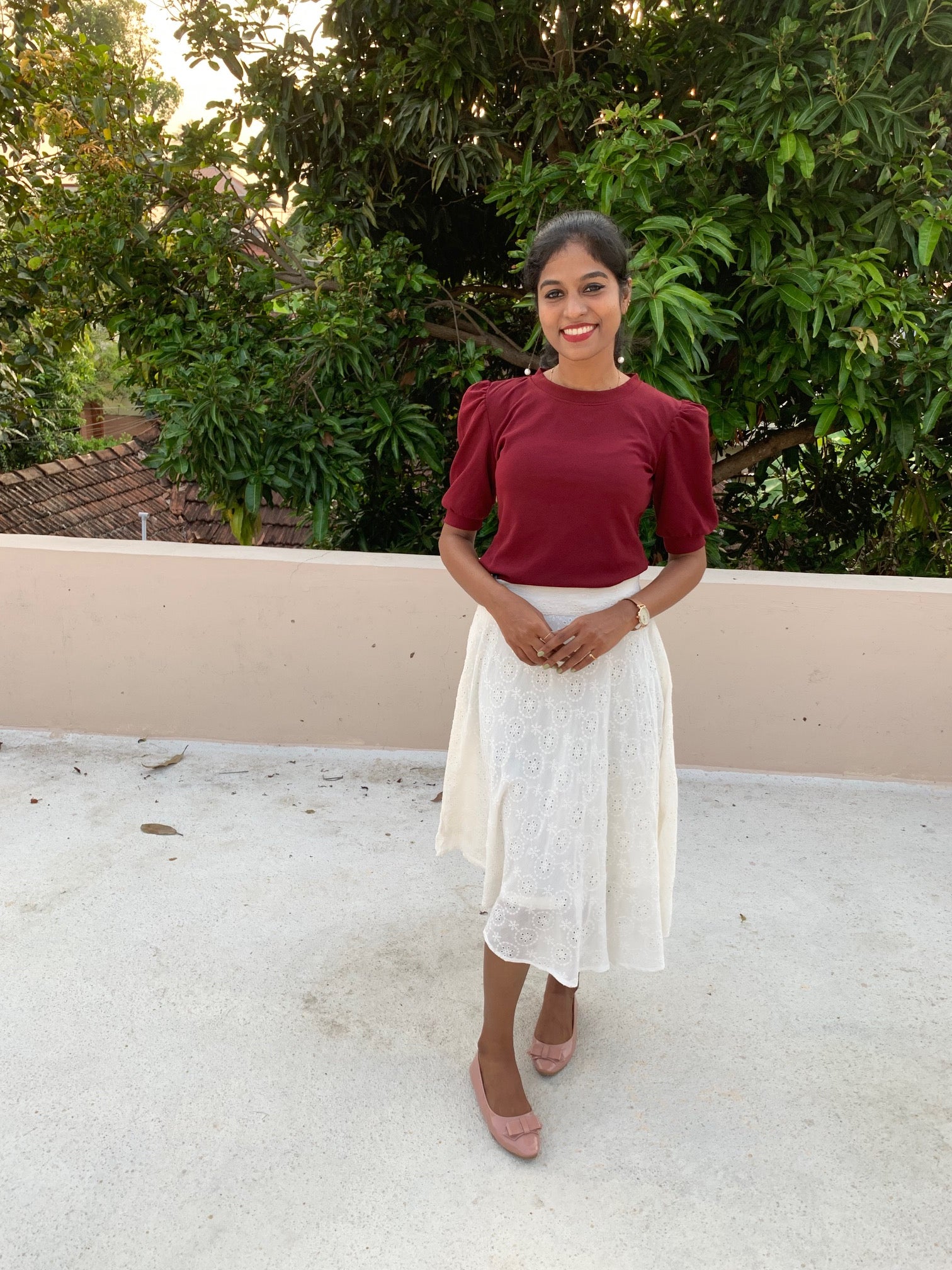 WHITE LACE SKIRT
